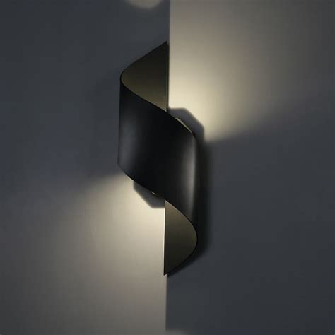 Helix Indoor/Outdoor LED Wall Sconce by Modern Forms at Lumens.com