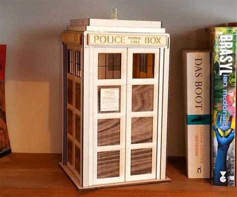 Handmade Doctor Who TARDIS Wooden LED Lamp | Gadgetsin