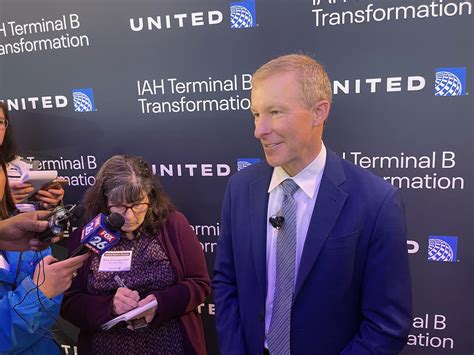 Flight Attendants At United Airlines Threaten "Pay Us Or Chaos" - Live ...