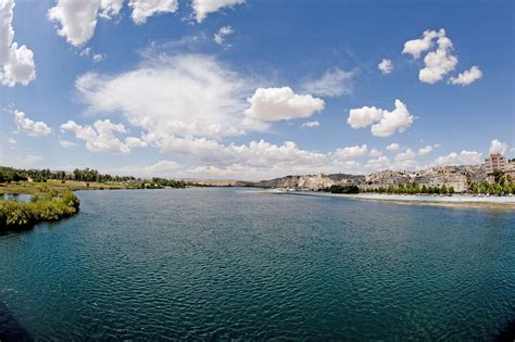 ユーフラテス Euphrates: 最新の百科事典、ニュース、レビュー、研究