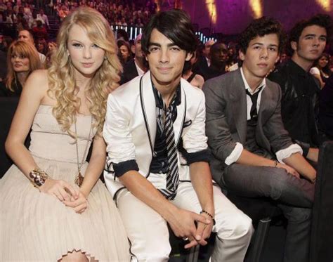 Taylor Swift's Boyfriends: The 'Lover' Look Back | Entertainment Tonight