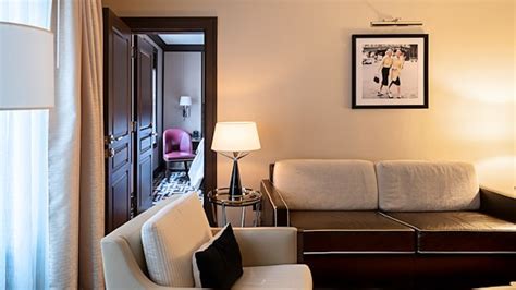 Hotel Rooms & Suites in Midtown Manhattan | The Iroquois