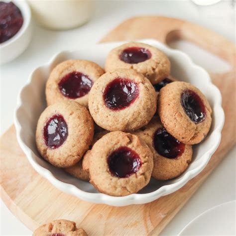 6-ingredient Vegan Thumbprint Cookies | Happy Vegannie