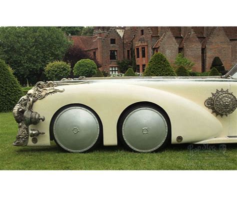 The Nautilus Car | Propstore – Ultimate Movie Collectables