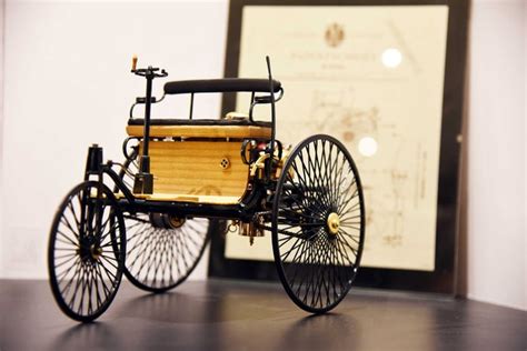 Franklin Mint - 1:8 - 1886 Mercedes Benz Patent Motorwagen - Catawiki