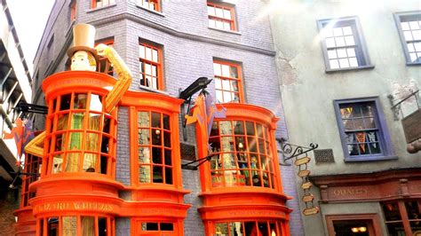 Entrance to Weasleys' Wizard Wheezes in Wizarding World of Harry Potter Diagon Alley #shorts ...