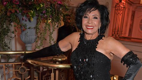 Shirley Bassey Opens 2022 BAFTA Awards – The Hollywood Reporter