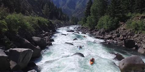 Summertime Kayaking on the Wenatchee River in Tumwater Canyon | Washington’s Playground