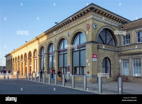 Cambridge Train Station, Cambridge Railway Station, Cambridgeshire, UK ...