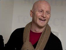 BBC News - John Hartson's relief at cancer news