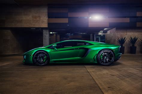 Download Car Supercar Green Car Lamborghini Vehicle Lamborghini Aventador 4k Ultra HD Wallpaper