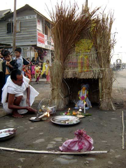 Yaoshang Festival - Yaoshang Mei-Thaba in Manipur :: March 14, 2006 ~ Pictures from Manipur