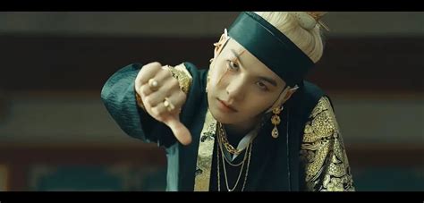 SUGA (BTS) dévoile sa nouvelle mixtape et le MV de « Daechwita » en tant que Agust D – K-GEN