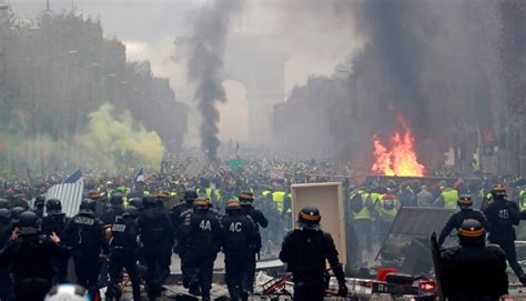 Rebellion in France: Police brace for angry 'yellow vest' protest against government | CBC News