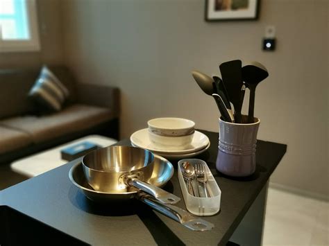 Hotel Staycation Review: Wanderlust, The Unlimited Collection by Oakwood - I Wander