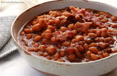 Slow Cooker Boston Baked Beans: Classic American Recipe