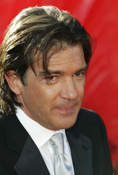 New Trend Hair Style: Medium length hair by Antonio Banderas