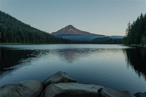 Trillium lake · Free Stock Photo