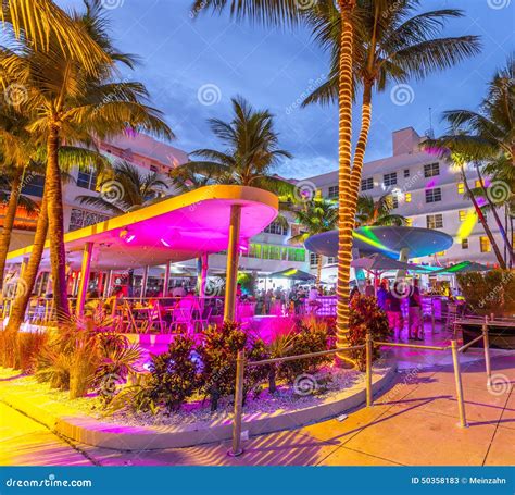 People Enjoy Nightlife at Ocean Drive in the Clevelander Bar Editorial ...