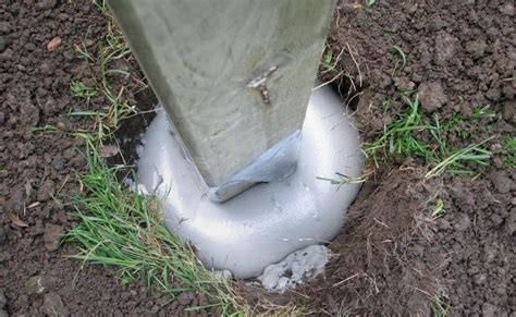 Using Expanding Foam for Fence Posts: When, Where, and How