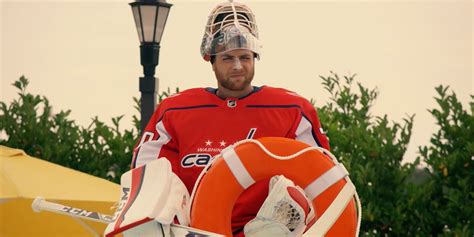 Braden Holtby struggles to make saves off the ice in new Geico commercial