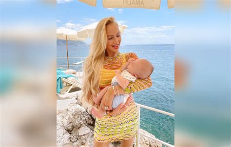 'Selling Sunset' Star Christine Quinn & Baby Vacation In Italy: Photos