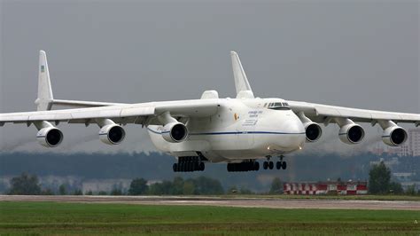 antonov 225 landing