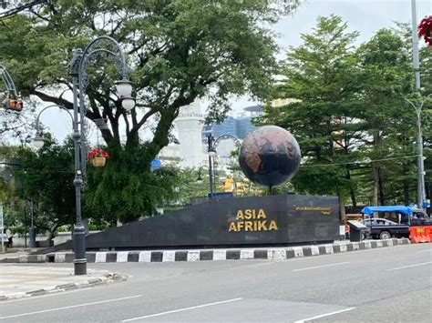 Menelusuri Jalan Asia-Afrika, Kawasan Bersejarah Kota Bandung yang Jadi Spot Foto Favorit ...