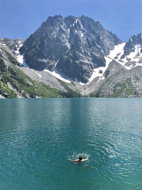 Got some Alpine lake swimming in yesterday at Colchuck Lake, Leavenworth, WA : r/CampingandHiking