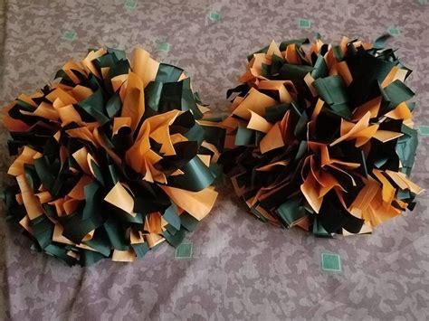 DIY: Cheer Pom Poms