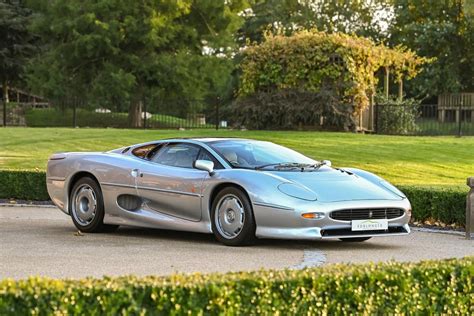 Stunning Jaguar XJ220 for sale - PistonHeads UK