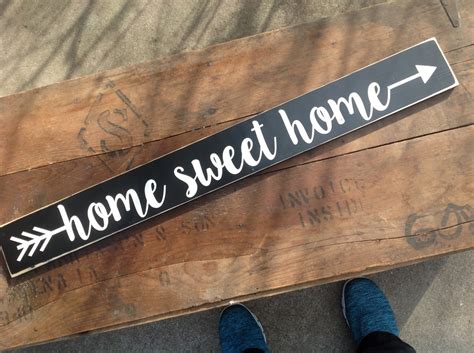 Wood sign Home sweet Home arrow Distressed