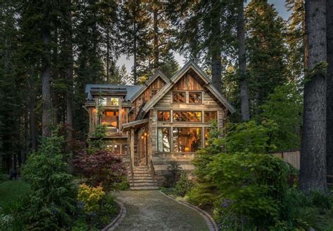 Luxurious cabin in mountains of Lake Tahoe features reclaimed timber | House in the woods ...