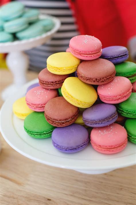 French Macarons 101 Crash Course - A Beautiful Mess | Macarons, Macaroons, Macarons macaroons