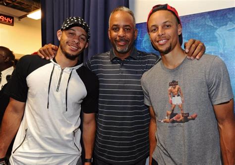 Exploring Stephen Curry's family relationship, does he have siblings?