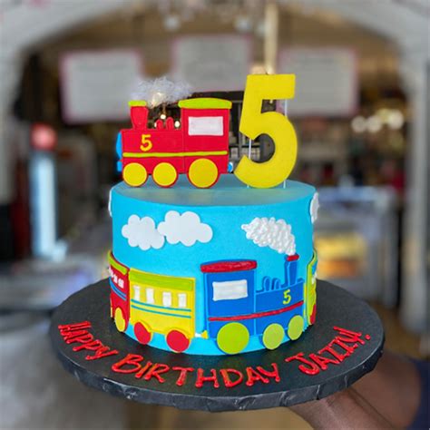 Choo Choo Train Cake | Charly's Bakery