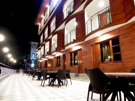 Hotel Mall Palace in Mussoorie - Room Deals, Photos & Reviews