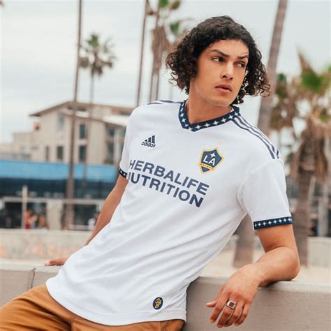 LA Galaxy 2016 Secondary Kit & Launch - SoccerBible