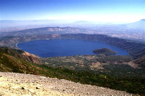 Global Volcanism Program | Coatepeque Caldera