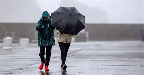 Storm Isha LIVE Ireland weather updates as Met Eireann issues warning - Irish Mirror Online