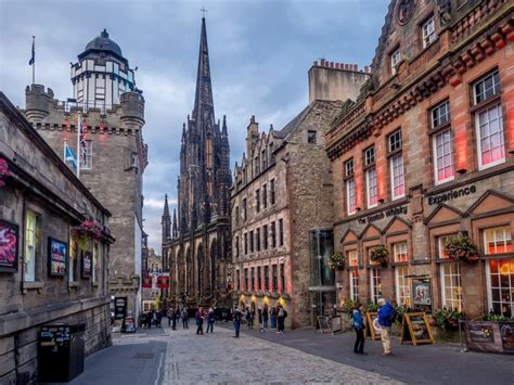 Edinburgh-Royal-Mile | Inspiring Travel Scotland | Scotland Tours