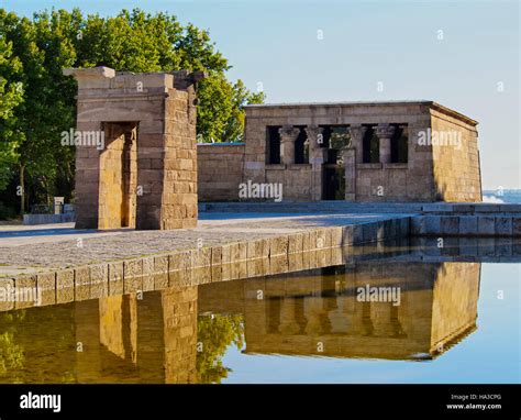 Spain, Madrid, Parque del Oeste, View of the Temple of Debod Stock ...