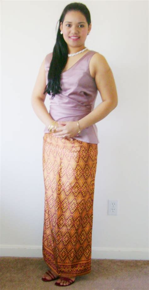 Sampot is the traditional costume of Cambodia. | Traditional outfits, Clothes, Traditional attire