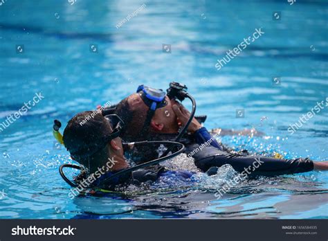 19,286 Diver Diving Into Pool Images, Stock Photos & Vectors | Shutterstock