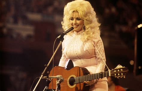 Dolly Parton Addresses Rumors That She’s Covered In Hidden Tattoos And ...