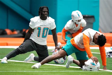 Miami Dolphins WR Tyreek Hill resolves dispute with marina worker