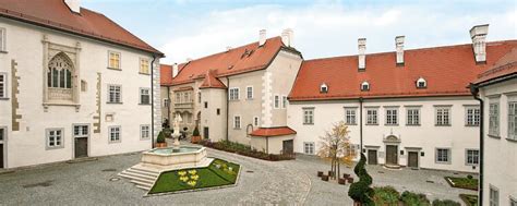 Klosterneuburg Abbey: History and Products | Manufactum