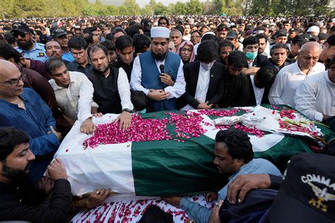 Thousands mourn the death of Pakistani journalist Arshad Sharif - TrendRadars