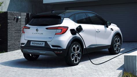 Renault Captur E-Tech, ibrida Plug-in con 60 km di autonomia