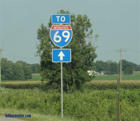 A guide marker on EB I-64.